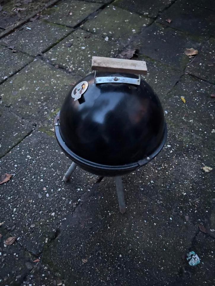 Mini BBQ - Compact en handig!, Tuin en Terras, Houtskoolbarbecues, Gebruikt, Met accessoires, Ophalen