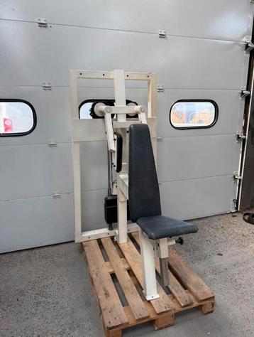 Gym 80 Side delts / Side raise / Side machine beschikbaar voor biedingen