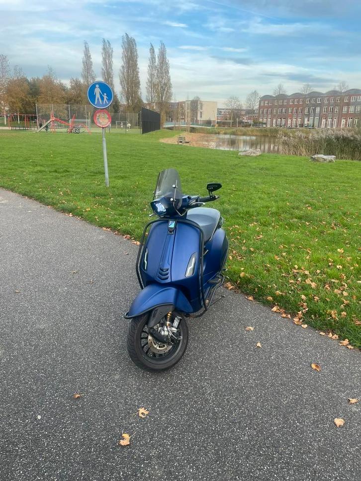 Vespa sprint 50, Fietsen en Brommers, Scooters | Piaggio, Gebruikt, Overige modellen, Maximaal 45 km/u, Benzine, Ophalen
