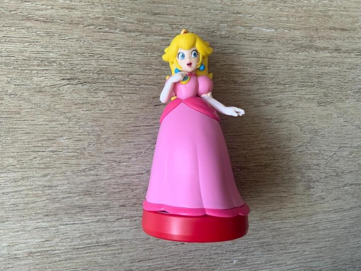 Nintendo Amiibo - Peach - Super Mario series, Spelcomputers en Games, Games | Nintendo Switch, Zo goed als nieuw, Avontuur en Actie