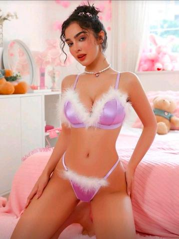 Satijnen String met BH  beschikbaar voor biedingen