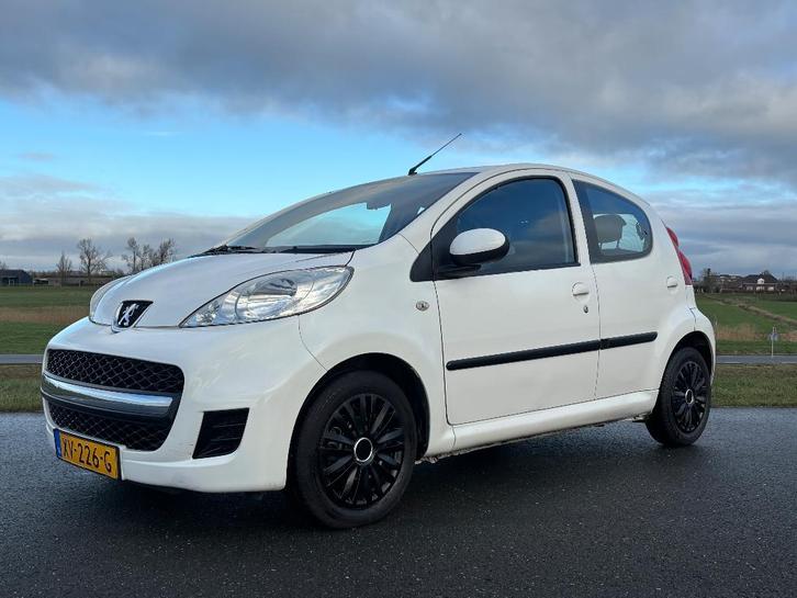 Peugeot 107 1.0 12V 5DR 159.200 km apk t/m 17-5-26, Auto's, Peugeot, Particulier, Airbags, Airconditioning, Elektrische ramen