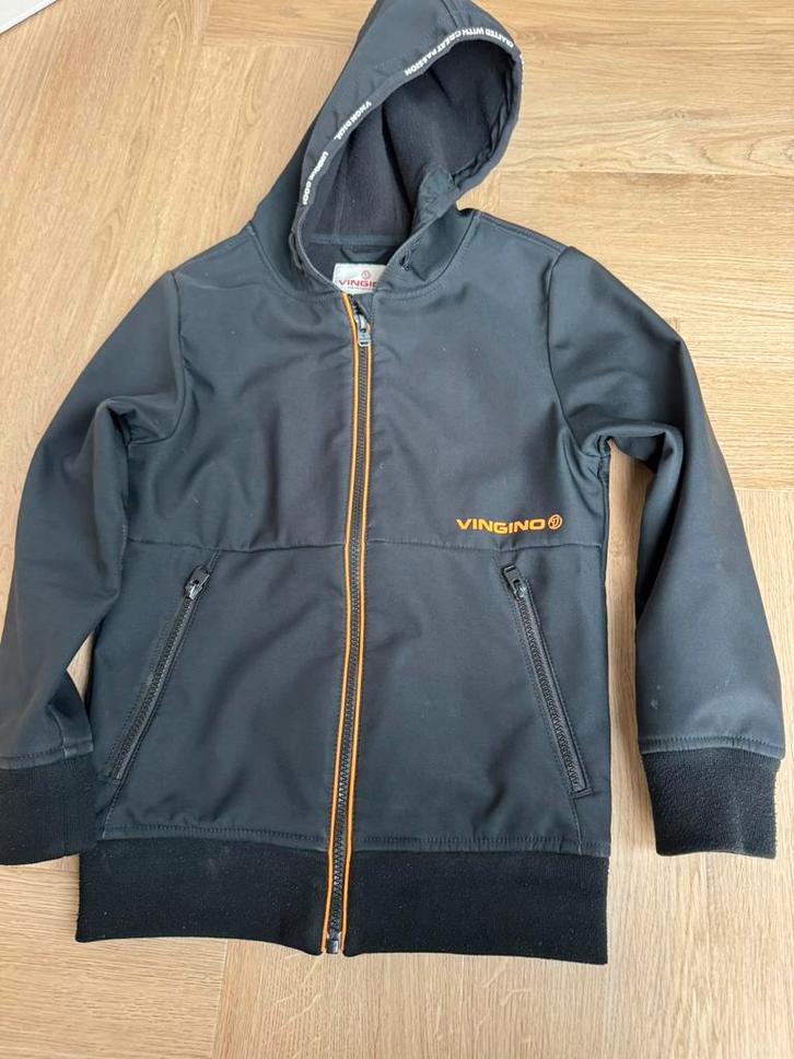 Vingino softshell jas, Kinderen en Baby's, Kinderkleding | Maat 140, Zo goed als nieuw, Jongen, Jas, Ophalen of Verzenden