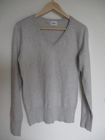 Bon Prix Collection grijze v-hals trui, maat 36/38 beschikbaar voor biedingen
