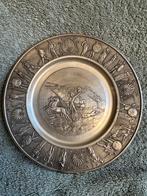 Tinnen bord met Strijder op paard en wagen + div beeldjes, Antiek en Kunst, Ophalen of Verzenden