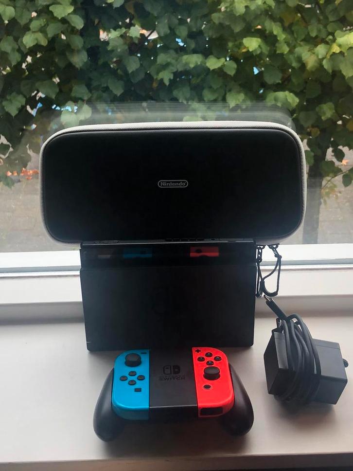 Basis nintendo switch, Spelcomputers en Games, Spelcomputers | Nintendo Switch, Zo goed als nieuw, Switch Original, Met 1 controller
