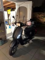 Senzo Rivalux S 2022 - Nette scooter met helmen, Zo goed als nieuw, Benzine, Ophalen, Overige merken