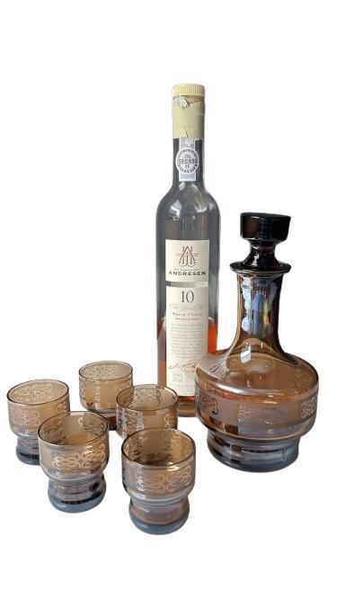 Vintage amberkleurige karaf met 6 glazen, ’60, barset, shots, Antiek en Kunst, Antiek | Glas en Kristal, Ophalen of Verzenden