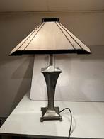 Nieuwe Tiffany tafellamp Rose design Carré op zware voet, Huis en Inrichting, Nieuw, Tiffany Tafellamp, 50 tot 75 cm, Ophalen