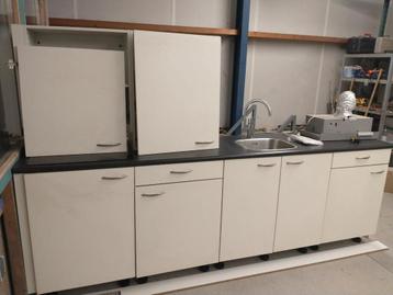 Keller keuken blok 280 lang, incl inductie en kraan  beschikbaar voor biedingen
