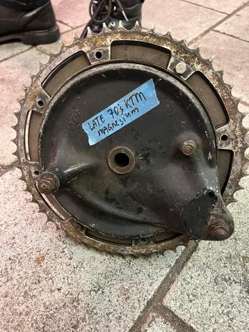 Honda CB500f & KTM spullen , Suzuki Ts tank, Bosch mistlamp, beschikbaar voor biedingen