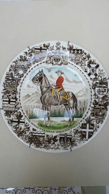 Wandbord ~ The Royal CANADIAN Mounted POLICE ~ Ø 25 cm. beschikbaar voor biedingen