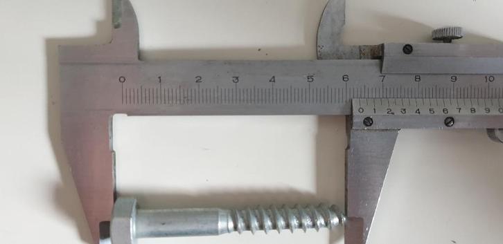 Partij 235 vretbouten, houtdraad bouten, 5, 2 kg, 6,3 cm len, Doe-het-zelf en Verbouw, IJzerwaren en Bevestigingsmiddelen, Nieuw