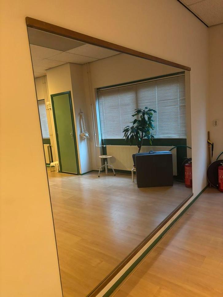 Spiegelwand 1) 2,50m x 1,80m x 0,6cm  2) 1,90m x 1,34m x 0,6, Huis en Inrichting, Woonaccessoires | Spiegels, Zo goed als nieuw