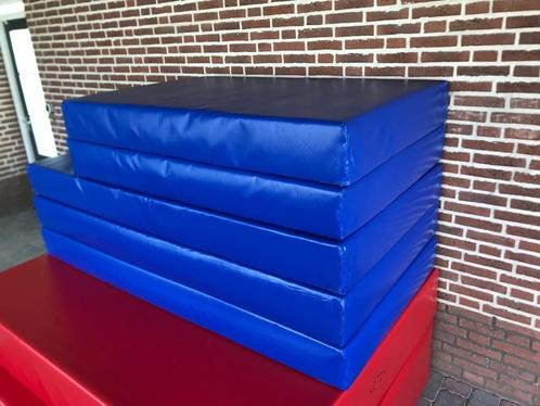 Kleine valmat, turnmat met waterdichte bekleding 2 x 1 meter, Sport en Fitness, Turnen, Zo goed als nieuw, Materiaal, Ophalen