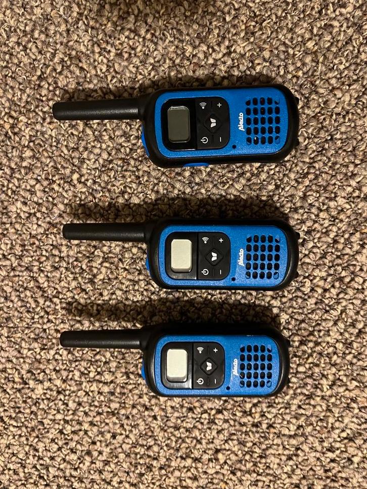 Alecto FR-100 Walkie Talkies + Oortjes – Set van 3, Telecommunicatie, Portofoons en Walkie-talkies, Zo goed als nieuw, Portofoon of Walkie-talkie