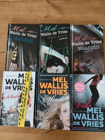 6 Mel Wallis de Vries boeken beschikbaar voor biedingen