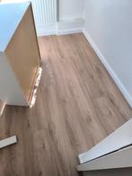 Laminaat en Plinten Laten Leggen  Strak Afgewerkt in detail, Huis en Inrichting, Stoffering | Vloerbedekking, Ophalen, Nieuw, 75 m² of meer