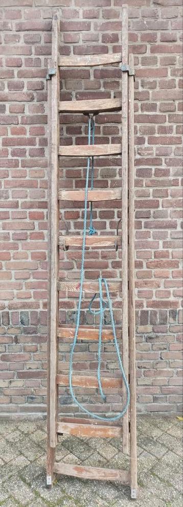 Houten uitschuifladder 2x9 treden, 237cm per deel beschikbaar voor biedingen