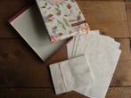 Vintage postpapier met bloemen merk Richesse in doos, Diversen, Ophalen of Verzenden