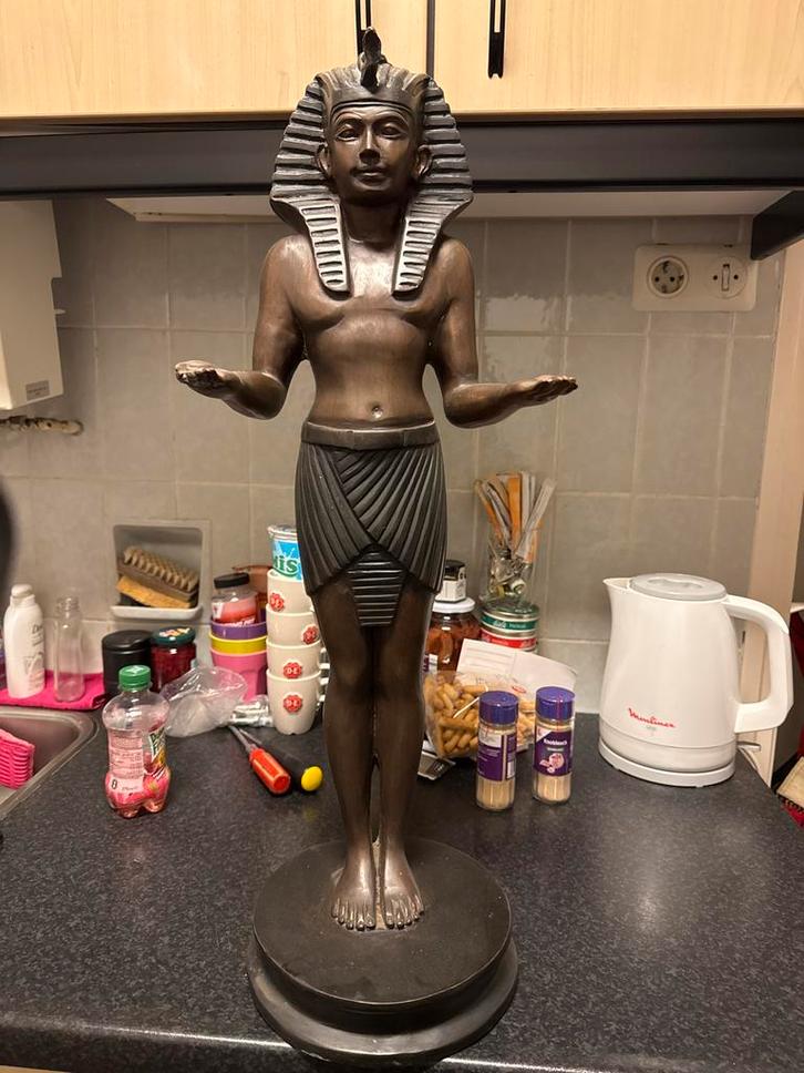 Egyptisch beeld van brons.  Farao    68 cm hoog, Antiek en Kunst, Kunst | Beelden en Houtsnijwerken, Ophalen