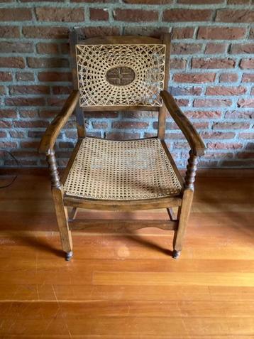 Kloosterstoel / medaillon / webbing fauteuil / jaren 30 beschikbaar voor biedingen