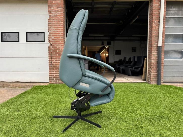Sta-op stoel PROMINENT C-100 licht blauwe fauteuil leer, Huis en Inrichting, Stoelen, Zo goed als nieuw, Vijf, Zes of meer stoelen