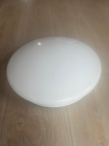 Plafondlamp beschikbaar voor biedingen