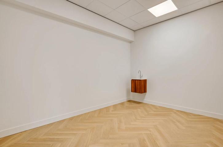 Moderne praktijk-/salonruimtes te huur  in Swalmen, Huizen en Kamers, Kamers te huur, Overige regio's, Minder dan 20 m²