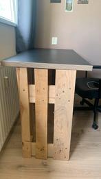 black table with pallet feets, In hoogte verstelbaar, Ophalen of Verzenden, Zo goed als nieuw