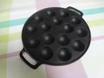 Poffertjespan gietijzer diam. 24 cm, Huis en Inrichting, Keuken | Potten en Pannen, Gebruikt, Ophalen of Verzenden, Koekenpan of Braadpan