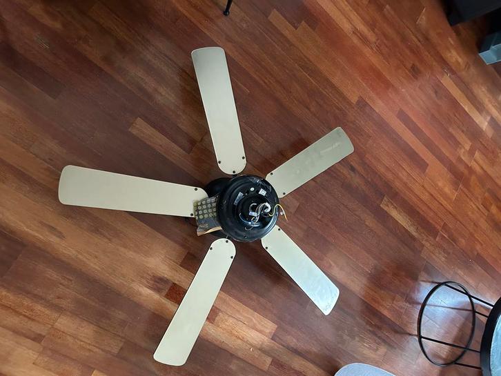 Plafondventilator met 5 bladen, Huis en Inrichting, Lampen | Hanglampen, Zo goed als nieuw, Minder dan 50 cm, Metaal, Ophalen
