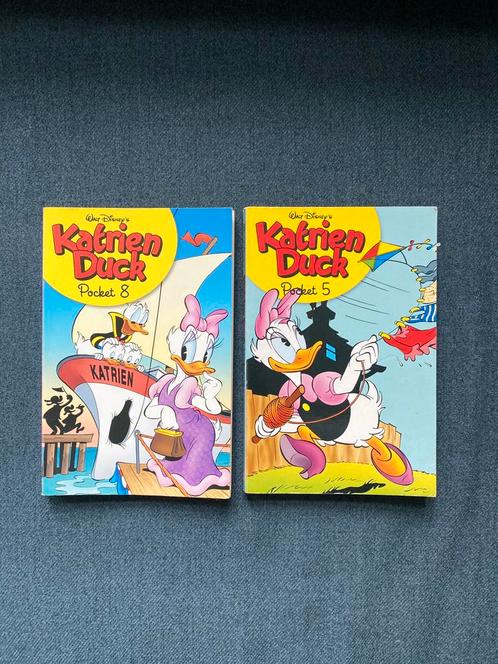Katrien Duck pocket bundel – Nummers 5 & 8, Boeken, Stripboeken, Gelezen, Meerdere stripboeken, Ophalen of Verzenden