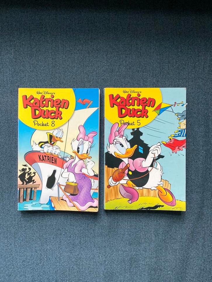 Katrien Duck pocket bundel – Nummers 5 & 8, Boeken, Stripboeken, Gelezen, Meerdere stripboeken, Ophalen of Verzenden
