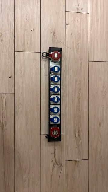Showtec CEE 16A 5-polig naar 6x 16A CEE blauw met doorlus beschikbaar voor biedingen