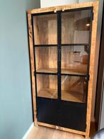 Houten vitrinekast met stalen deuren, Huis en Inrichting, Ophalen, Met deur(en), 50 tot 100 cm, Zo goed als nieuw