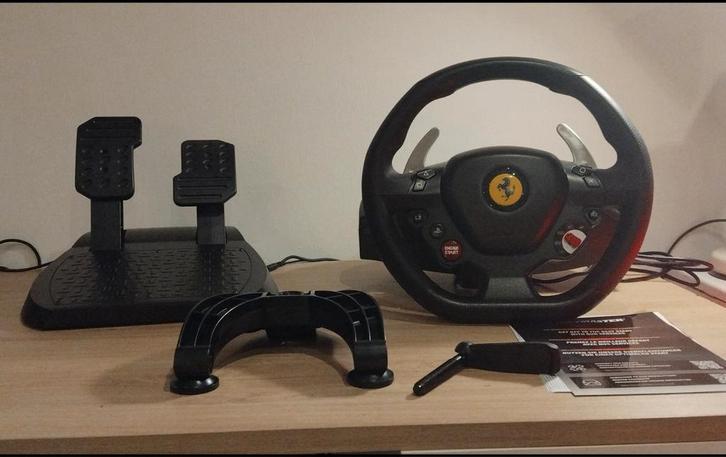 Race stuur ferrari ps4 en ps5!!, Spelcomputers en Games, Spelcomputers | Xbox | Accessoires, Zo goed als nieuw, Stuurtje of Sportattribuut