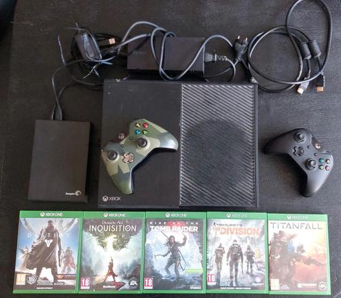 Xbox One met 2 Controllers + 1,8TB HDD + 5 Games, Spelcomputers en Games, Games | Xbox One, Gebruikt, 2 spelers, Vanaf 3 jaar