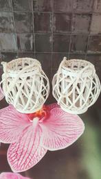 2 Witte Windlichten, Huis en Inrichting, Woonaccessoires | Kandelaars en Kaarsen, Gebruikt, Wit, Ophalen of Verzenden, Hout