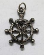 Verzilverde 3D hanger crucifix, Ophalen