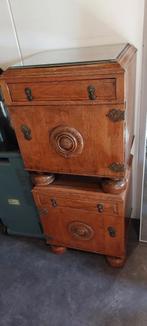 2 brocante nachtkastjes met glasplaat, Ophalen