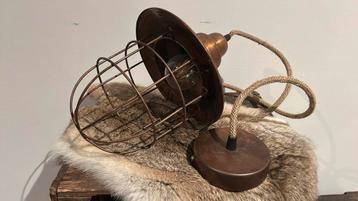 Vintage hanglamp met industriele look  beschikbaar voor biedingen