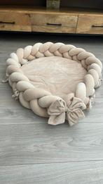 Babynestje beige velvet met afneembare strikken, Kinderen en Baby's, Babywiegjes en Ledikanten, Ophalen, Zo goed als nieuw, Wieg