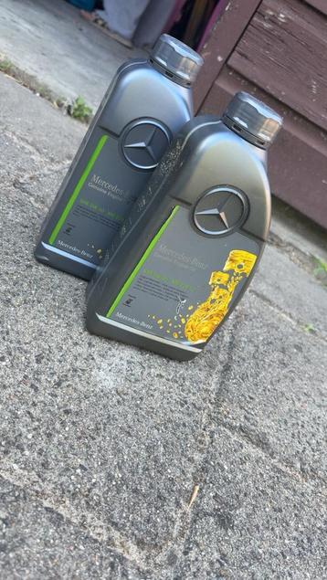 Mercedes genuine engine oil beschikbaar voor biedingen
