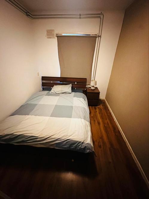 IKEA bed (140x200) + nachtkastje – nette staat, Huis en Inrichting, Slaapkamer | Bedden, Zo goed als nieuw, Tweepersoons, 140 cm