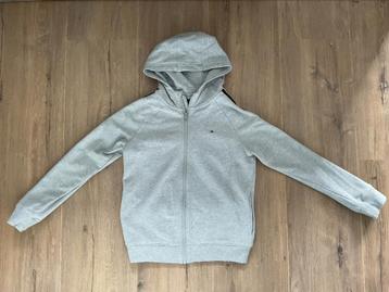 Tommy Hilfiger vest met capuchon mt.152 grijs i.z.g.st. beschikbaar voor biedingen
