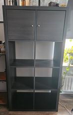 IKEA Kallax 4x2 zwartbruin met twee deurtjes, Huis en Inrichting, Kasten | Overige, Ophalen, Zo goed als nieuw
