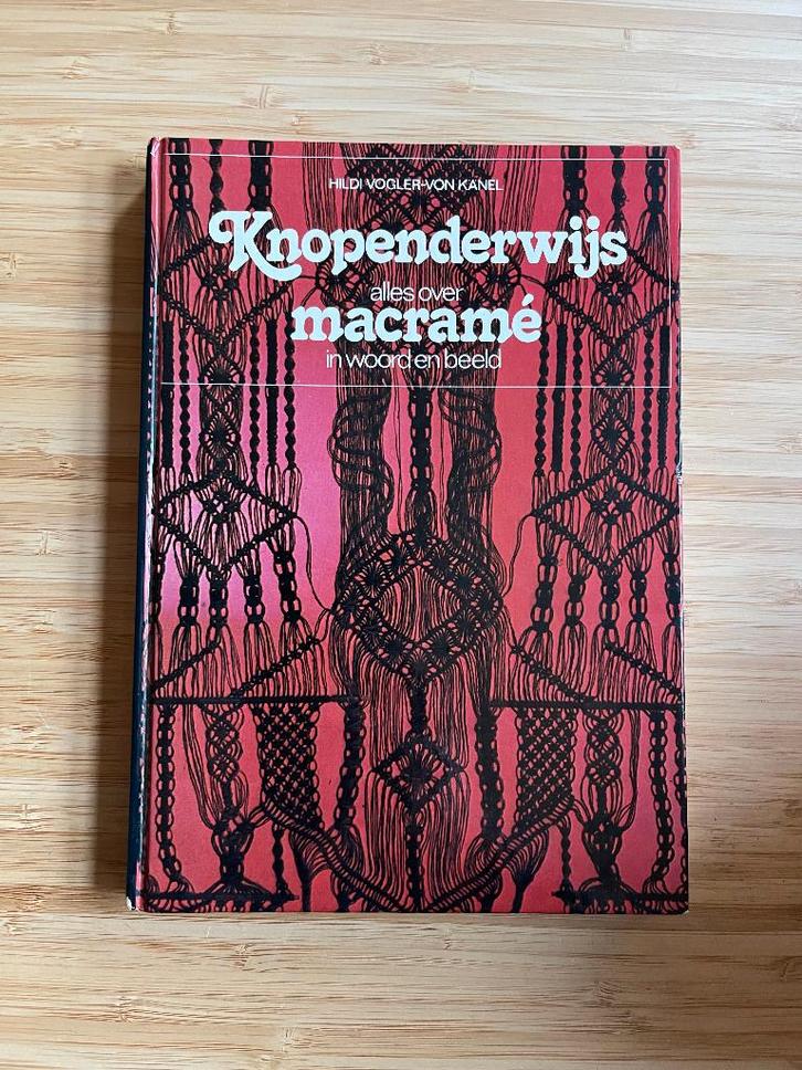 Knopenderwijs alles over macramé, Boeken, Hobby en Vrije tijd, Gelezen, Overige onderwerpen, Ophalen of Verzenden