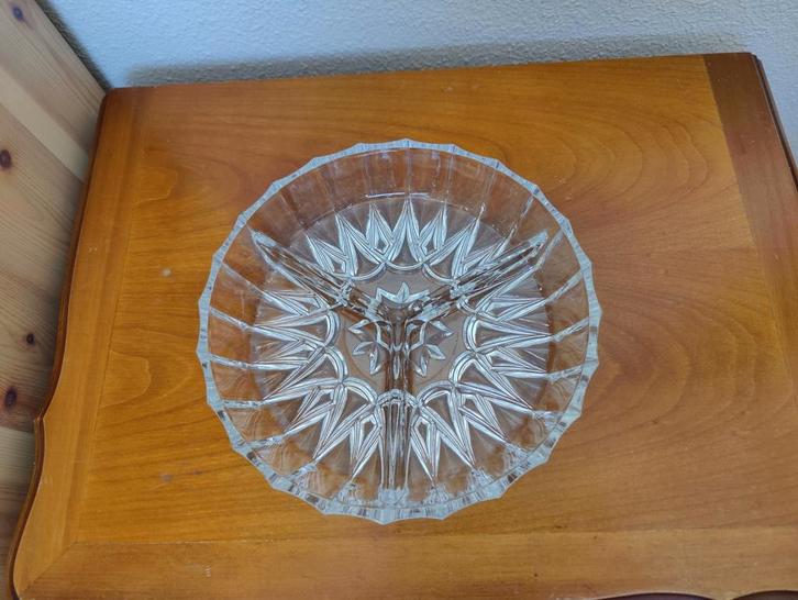 Schitterende presenteerschaal met 3-vakverdeling van glas, Antiek en Kunst, Antiek | Schalen, Verzenden