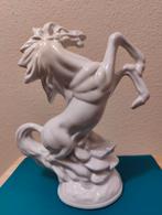 Prachtig vintage beeld van een wit steigerend paard, Verzamelen, Beelden en Beeldjes, Verzenden, Zo goed als nieuw, Dier